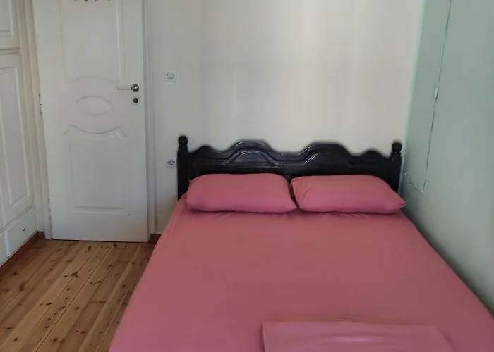 מלון דירות Locart Room2 *